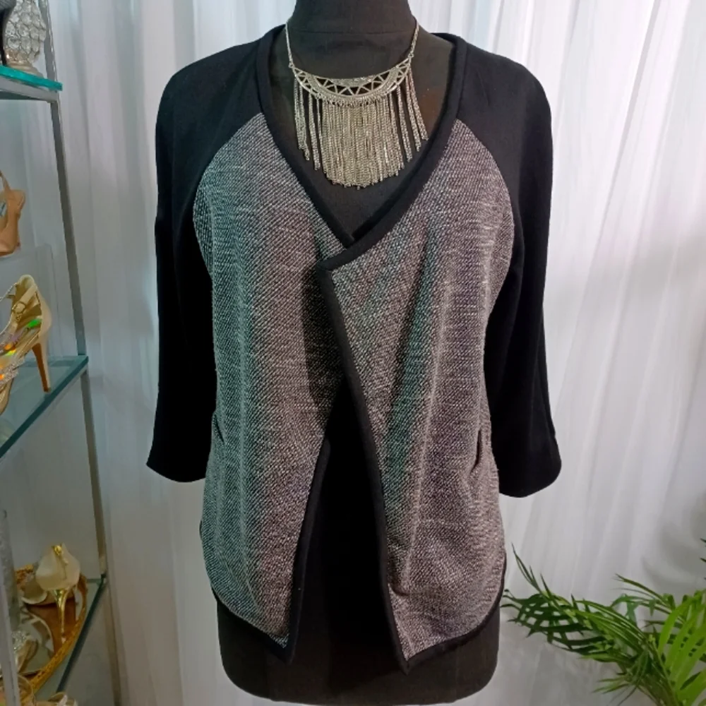 Dana Buchman, Sleek Open Front, Black & White Jacket/Blazer Size: 10